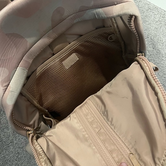 Dakota Dagne Dover Backpack - Picture 5 of 10